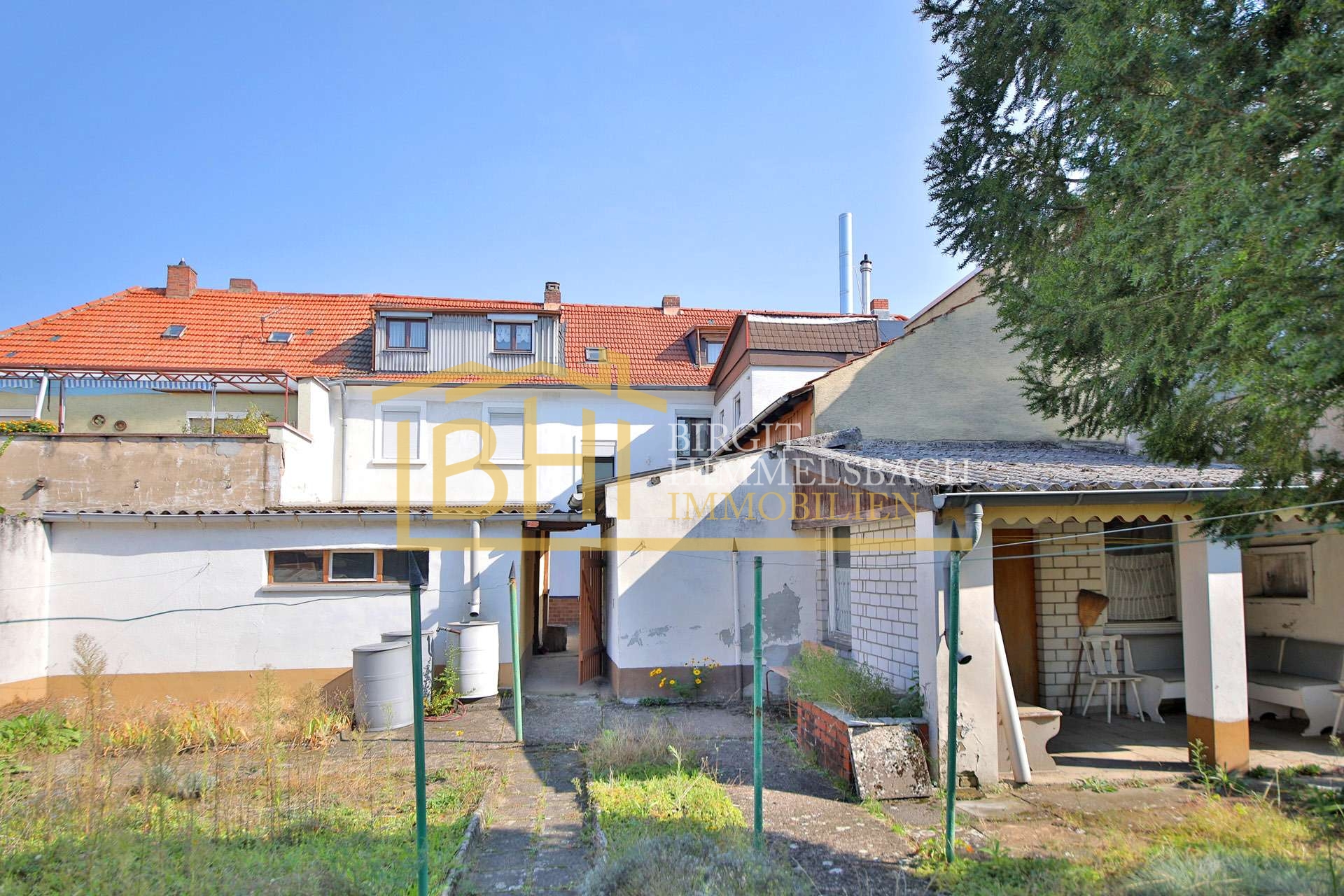 Garten mit Pergola